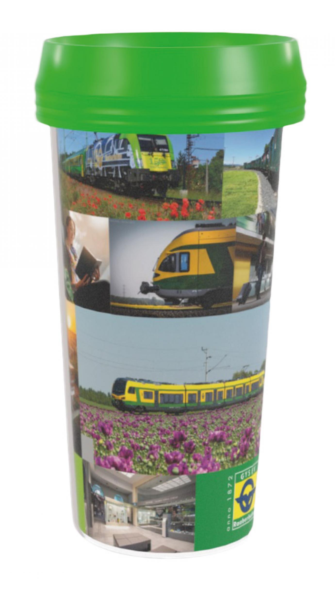 Műanyag termoszos bögre ivónyílással, GYSEV mozaikos papírral. Minimálisan hőtartő, zárható fedéllel, 450 ml.