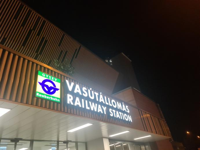 Sp állomás világító felirat